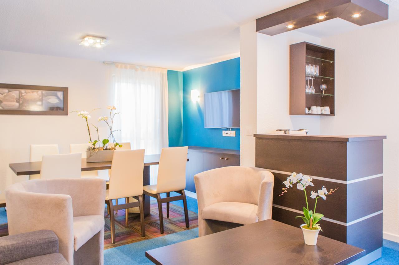 Hotel De La Seine La Frenaye Экстерьер фото